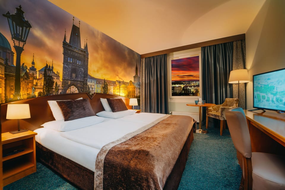 Standard Double or Twin Room | Hypo-allergenic bedding, minibar, in-room safe, soundproofing