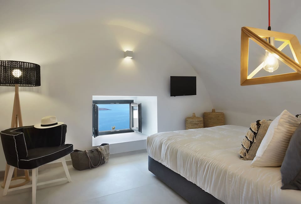 Dream Cave Suite | In-room safe, desk, soundproofing, iron/ironing board