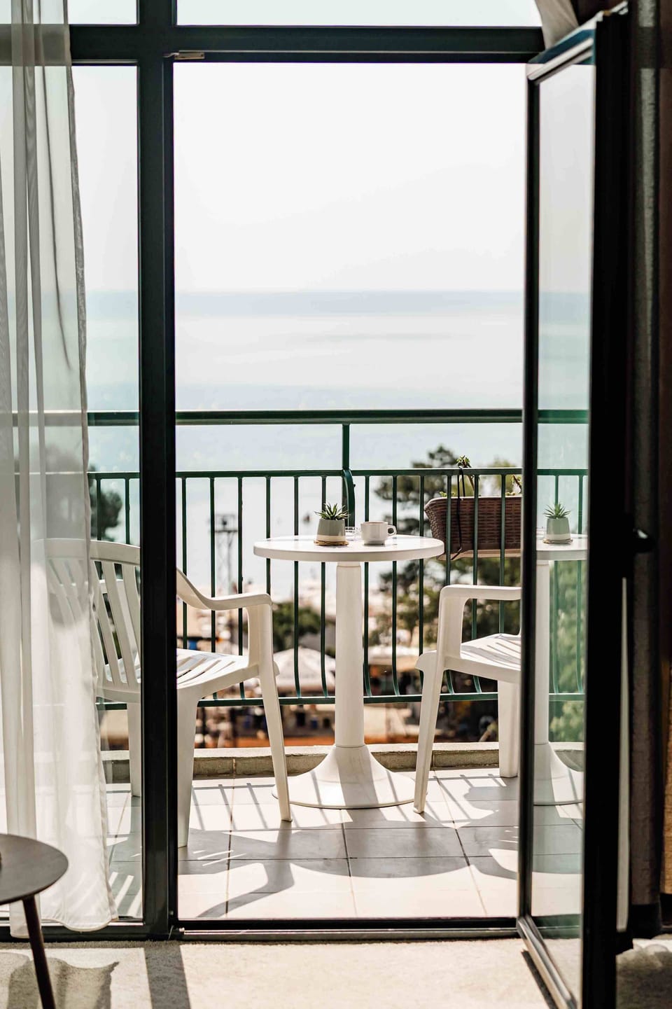 Standard Double Room, Sea View (Free Beach Package) | Bathroom | Shower, hair dryer, towels