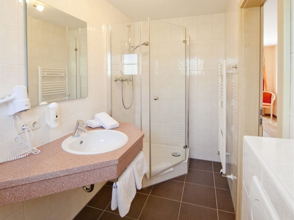 Double or Twin Room | Bathroom