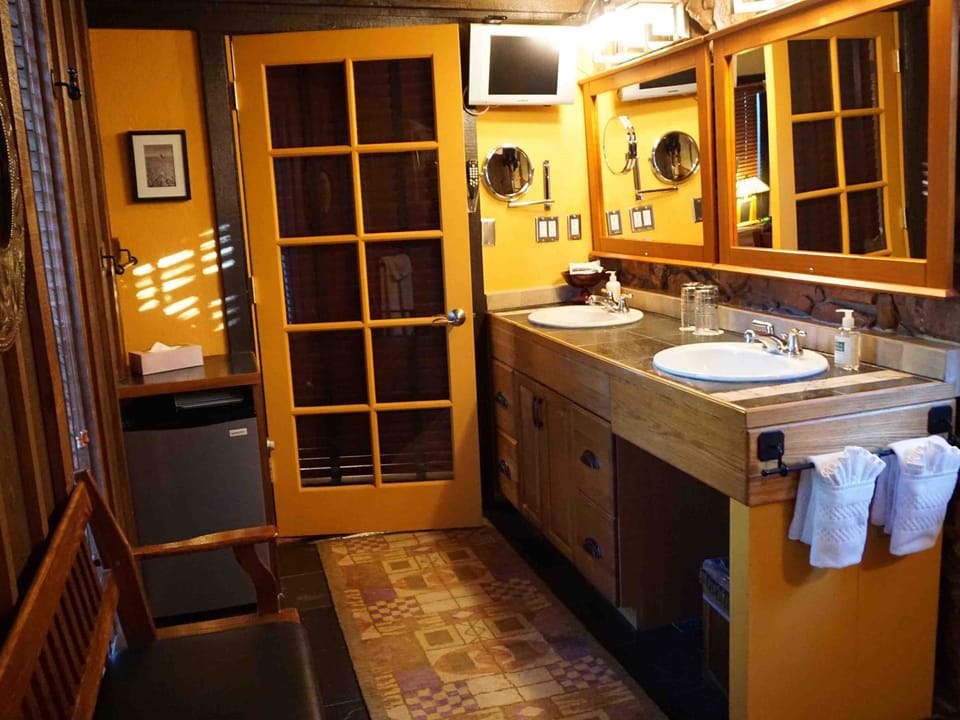 Individually decorated, individually furnished, rollaway beds, free WiFi