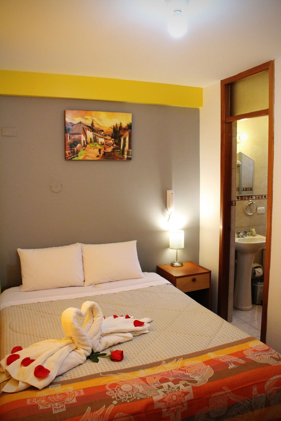 Double Room | In-room safe, desk, iron/ironing board, free WiFi
