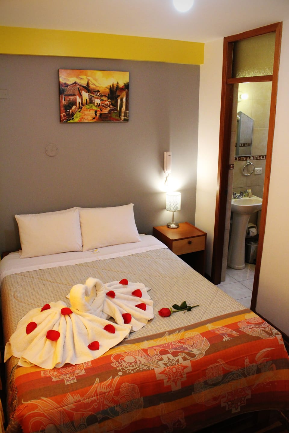Double Room | In-room safe, desk, iron/ironing board, free WiFi