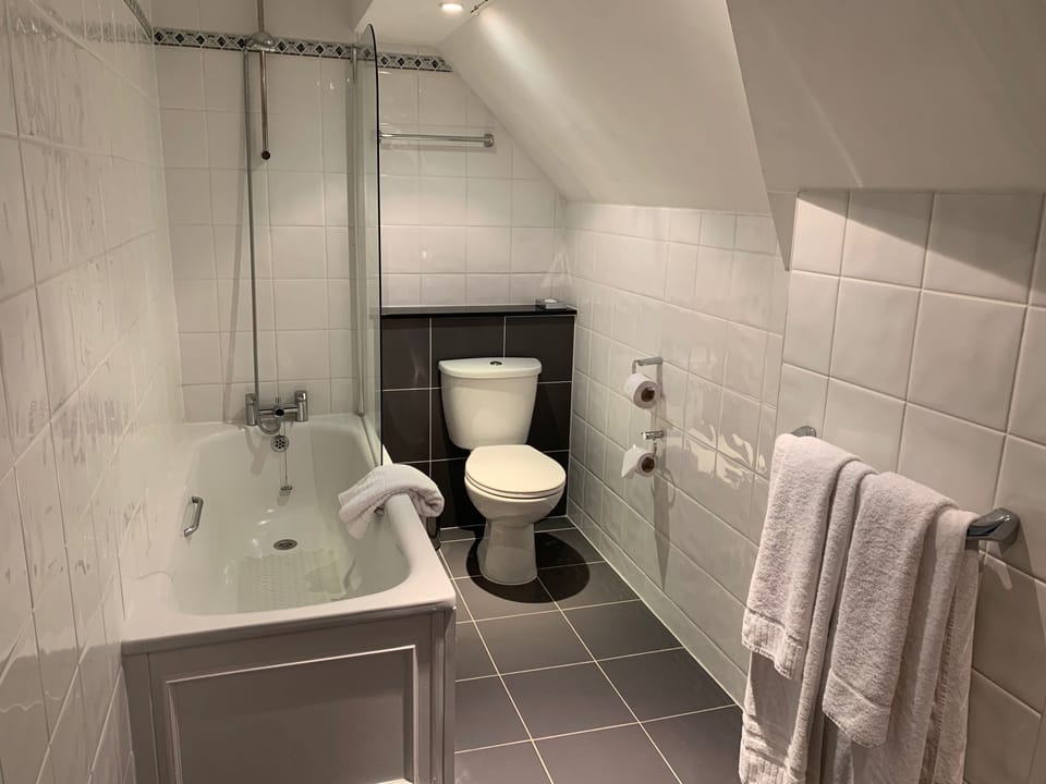 Barons Court Hotel Hotel in Walsall