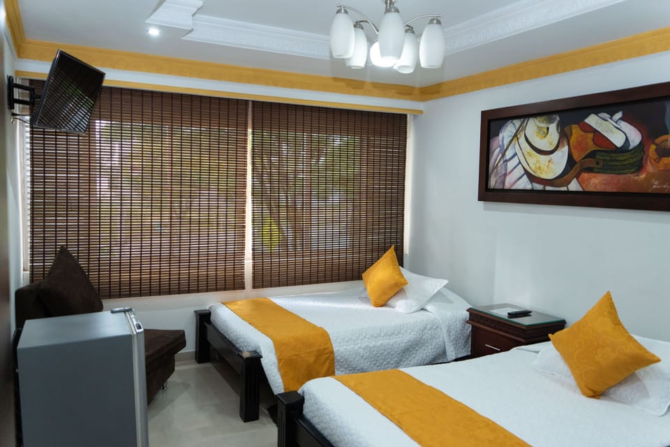 Standard Room, 2 Twin Beds | Minibar, free WiFi, bed sheets