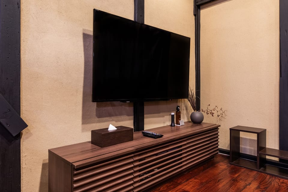 Shiki Homes | NATSU 夏 | Living area | 55-inch flat-screen TV with digital channels, TV
