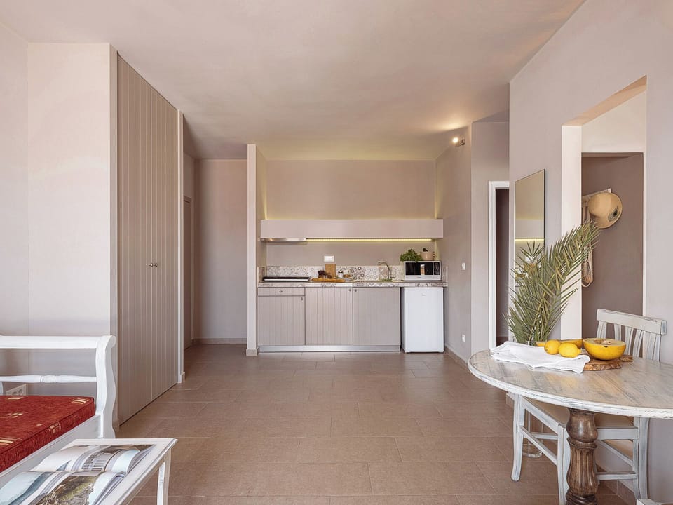 Deluxe Apartment, 1 Bedroom, Sea View | Premium bedding, Select Comfort beds, in-room safe