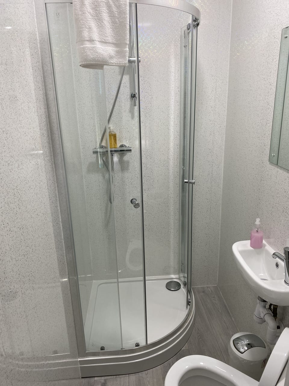 Triple Room | Iron/ironing board, free WiFi