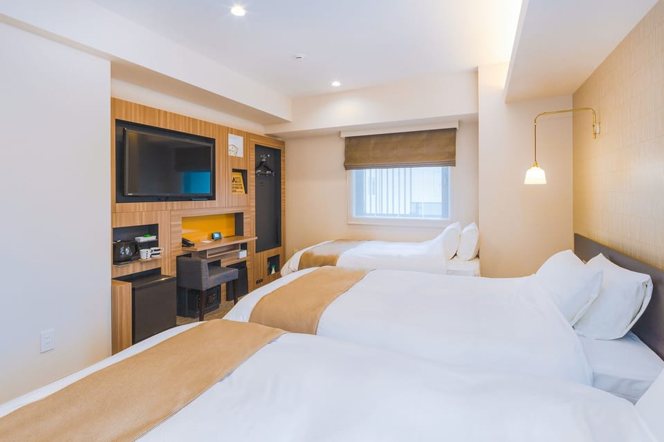 Superior Twin Room, Non Smoking | Premium bedding, down comforters, in-room safe, desk