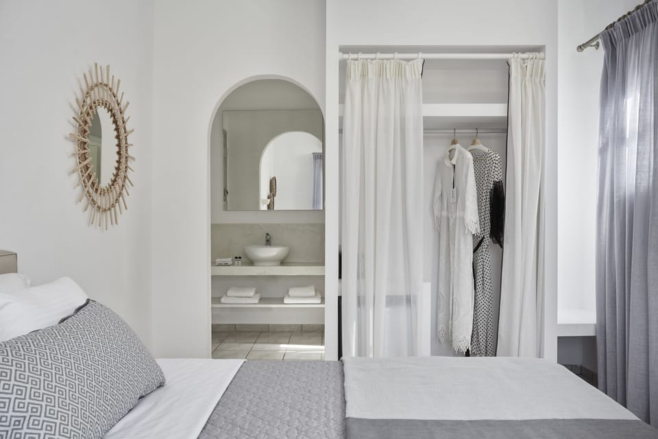 Premium Double Room, Garden View | Minibar, in-room safe, soundproofing, iron/ironing board