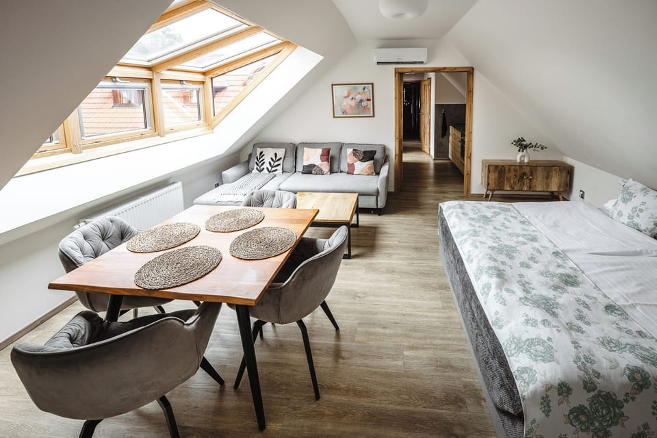 Premium Family Suite with Kitchenette | Iron/ironing board, free WiFi, bed sheets