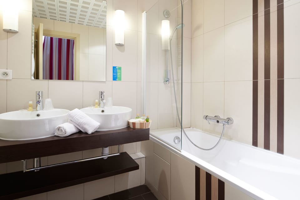 Superior Quadruple Room, Sea View (Privilege) | Deep soaking bathtub