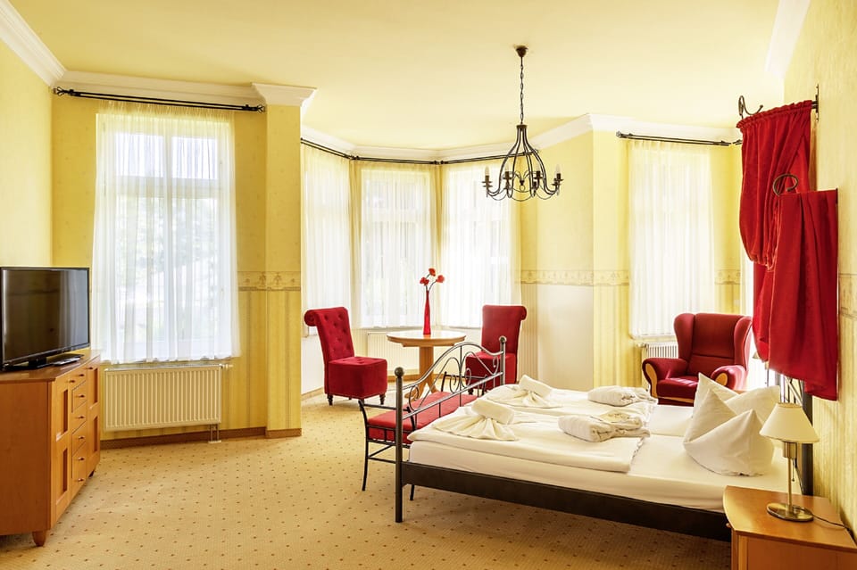 Suite (Villa Building) | Minibar, in-room safe, individually furnished, desk