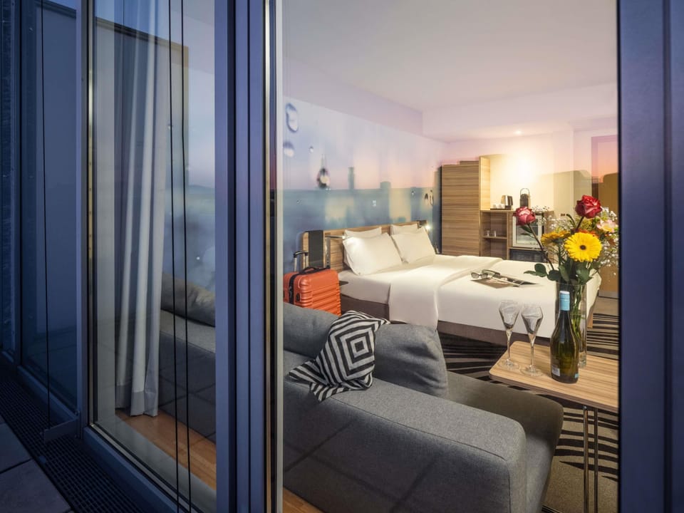 Executive Room, 1 Double Bed with Sofa bed | In-room safe, desk, blackout drapes, free cribs/infant beds