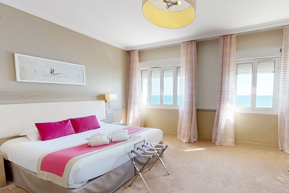 Privilege Double Room, Sea View | In-room safe, desk, blackout drapes, soundproofing