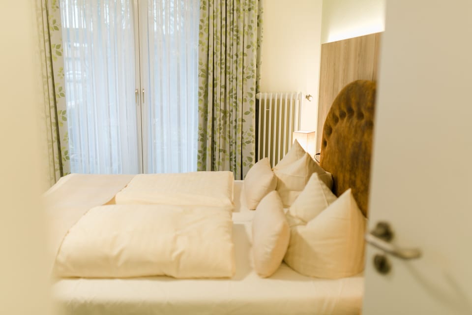 Standard Double Room | Desk, free WiFi, bed sheets, wheelchair access
