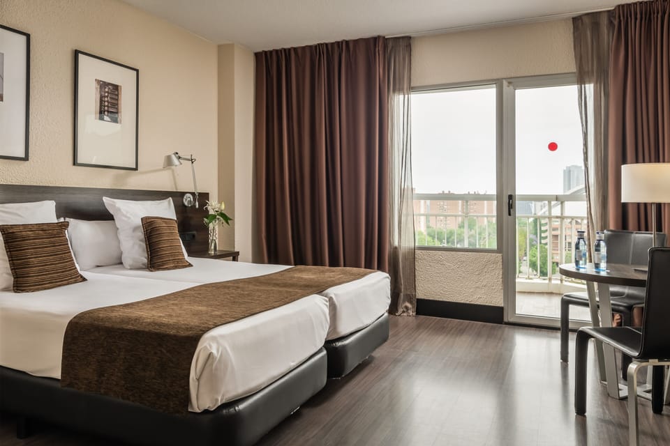 Minibar, in-room safe, blackout drapes, free WiFi