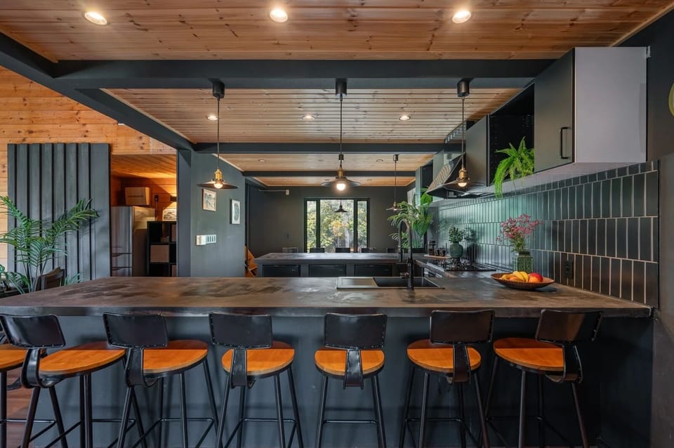 Deluxe Chalet | In-room dining