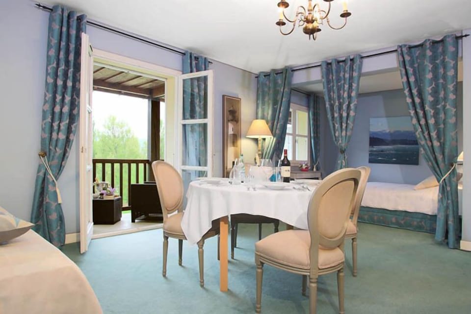 Traditional Apartment, Balcony | In-room dining