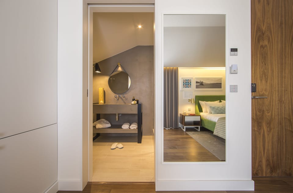 Double or Twin Room, Terrace | Minibar, in-room safe, desk, soundproofing