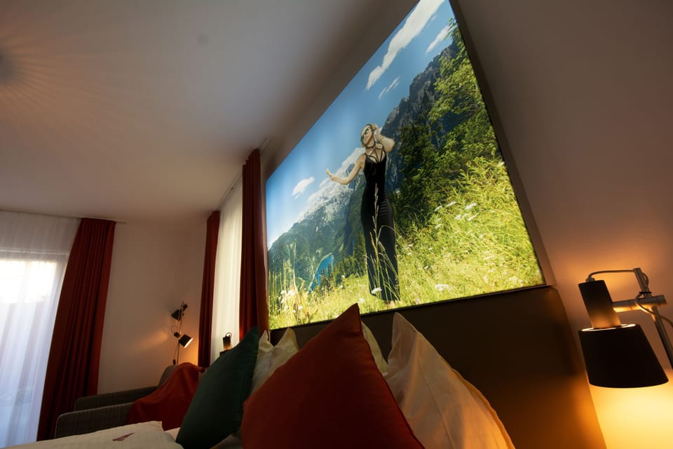 Family Studio, 2 Bedrooms, Mountain View (Balcony or Patio) | Hypo-allergenic bedding, desk, rollaway beds, free WiFi