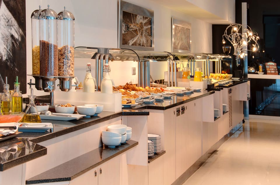 Daily buffet breakfast for a fee