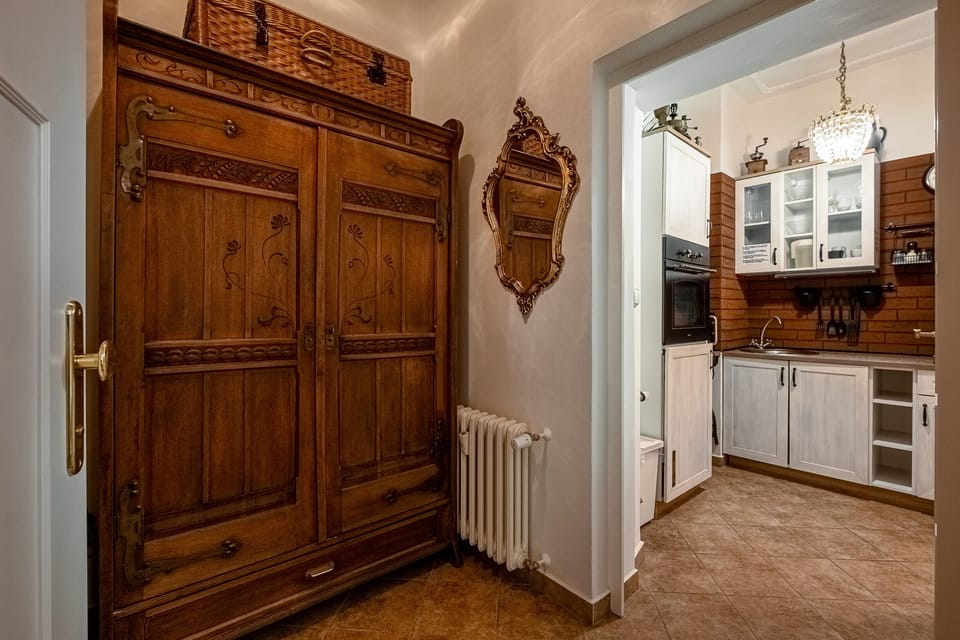 Gallery Suite, Multiple Beds, Kitchenette, Ground Floor | Private kitchen | Espresso maker, coffee/tea maker, fridge, microwave