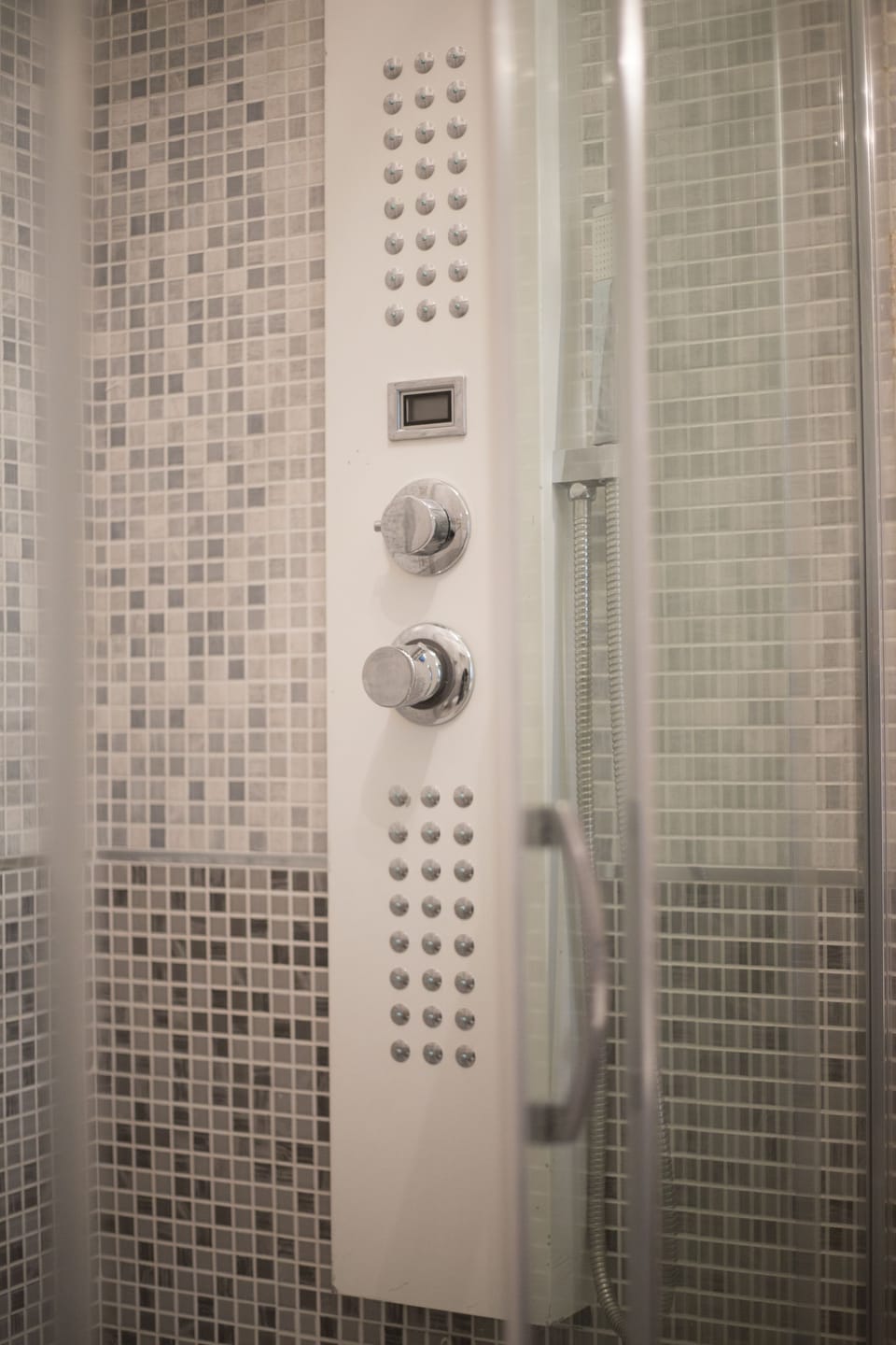 Superior Double Room | Bathroom | Shower, free toiletries, hair dryer, towels