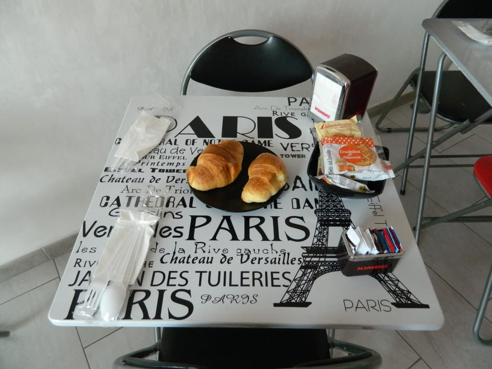 Free daily full breakfast