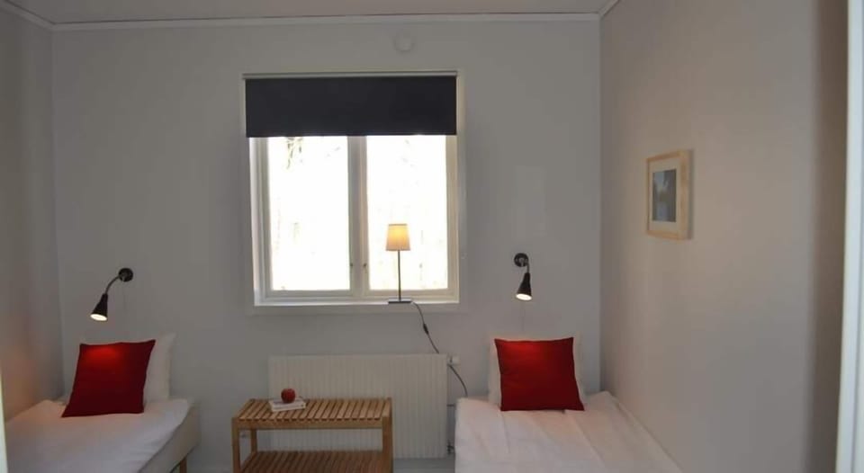 Twin Room, Shared Bathroom | Blackout drapes, WiFi (free)