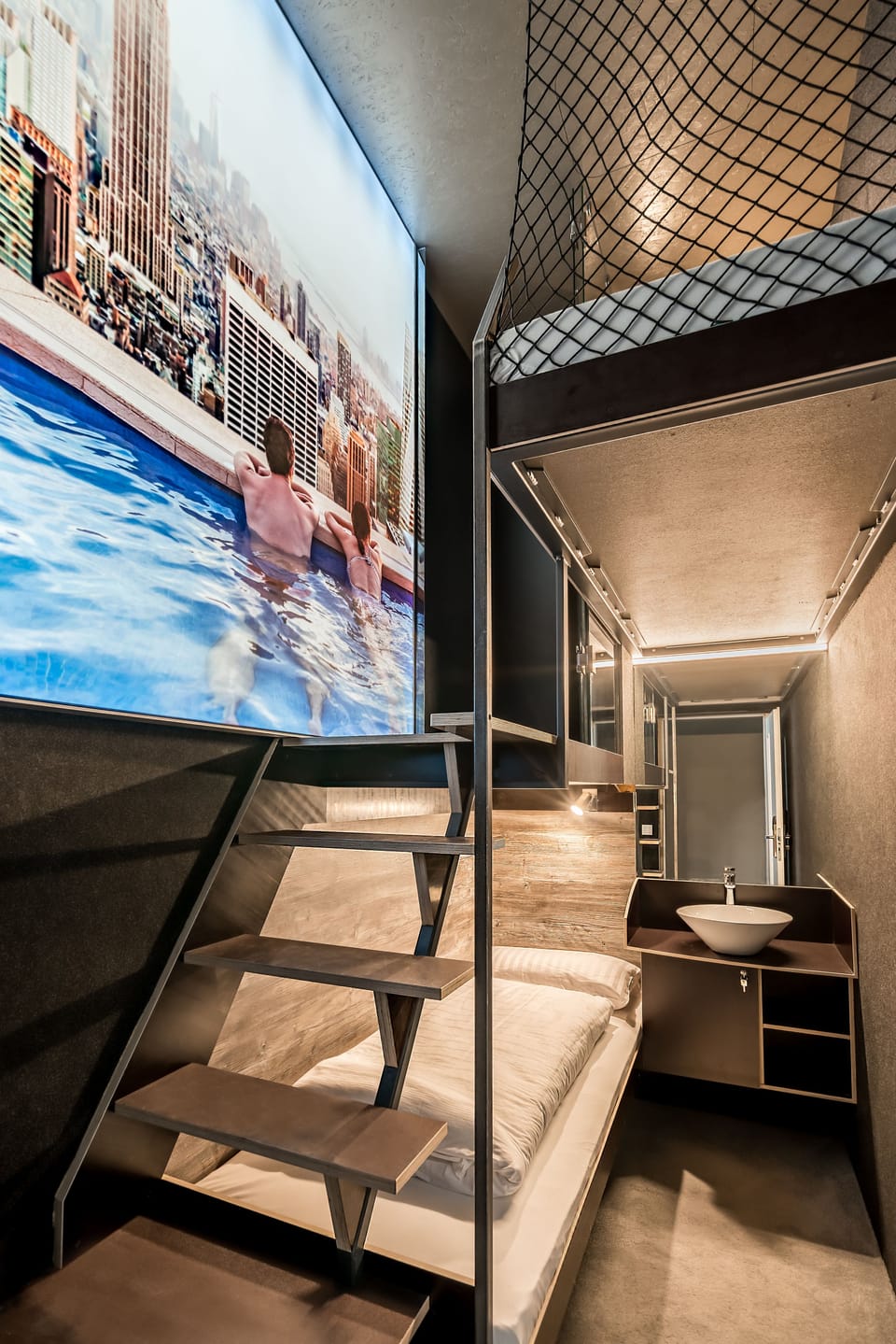 Basic Twin Room (incl. 5€ per night Energy Fee) | Memory foam beds, soundproofing, free WiFi, bed sheets