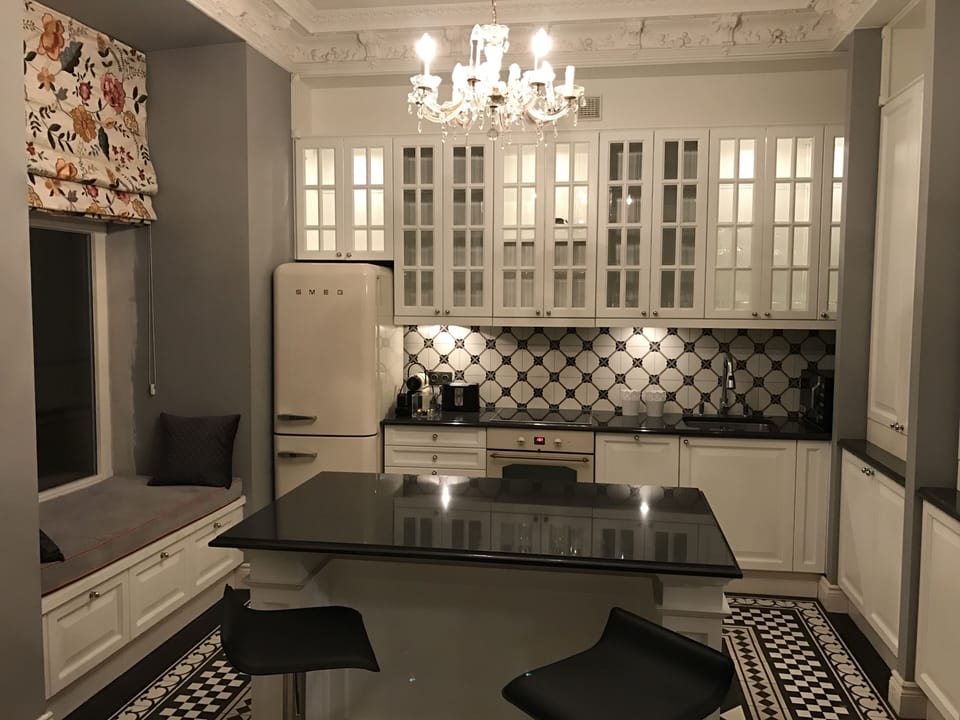 Royal Apartment | Private kitchen | Fridge, microwave, stovetop, electric kettle