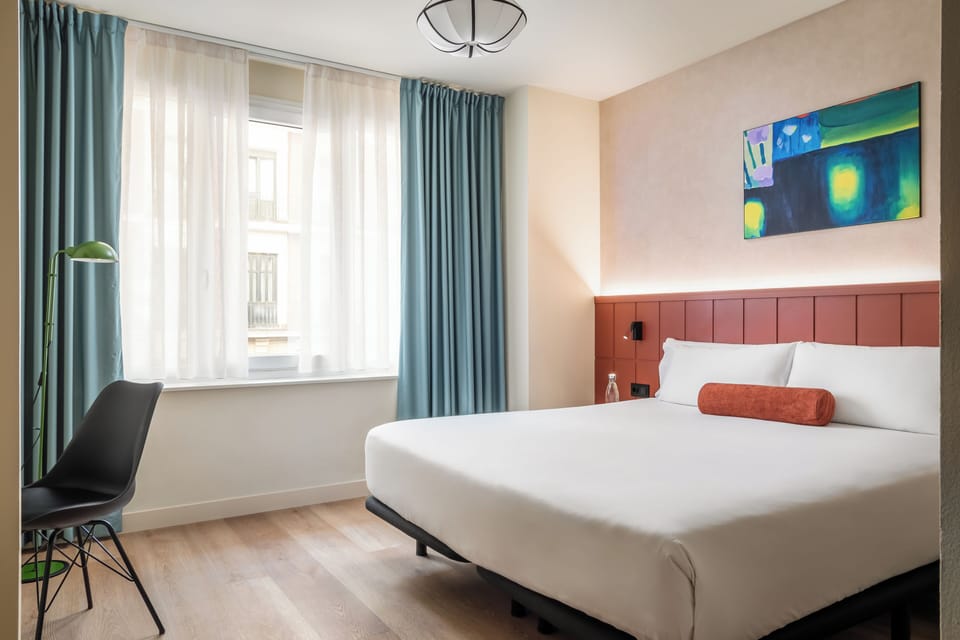 Superior Double Room | Premium bedding, minibar, in-room safe, desk