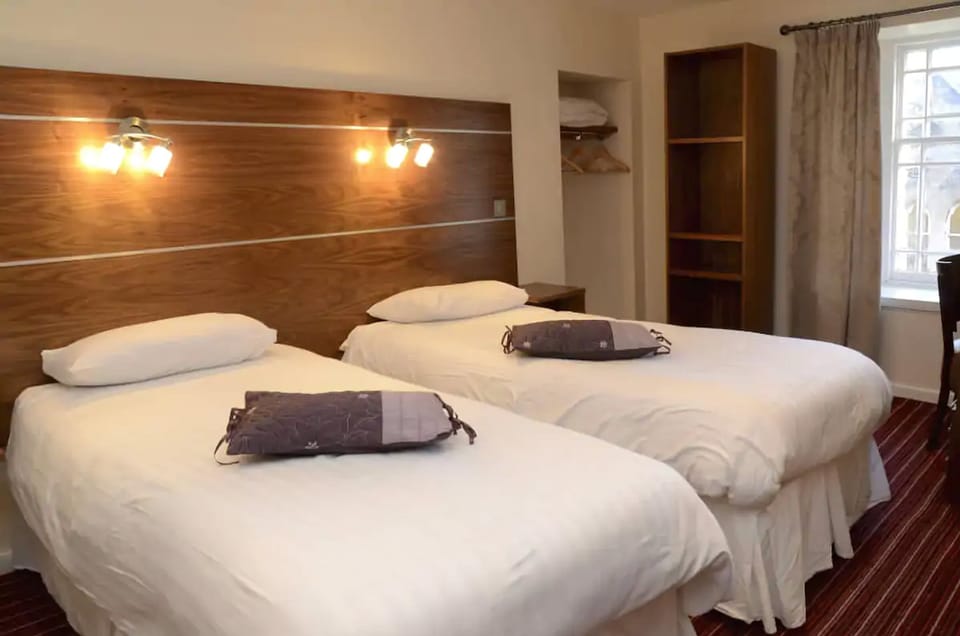 Twin Room | Free WiFi, bed sheets