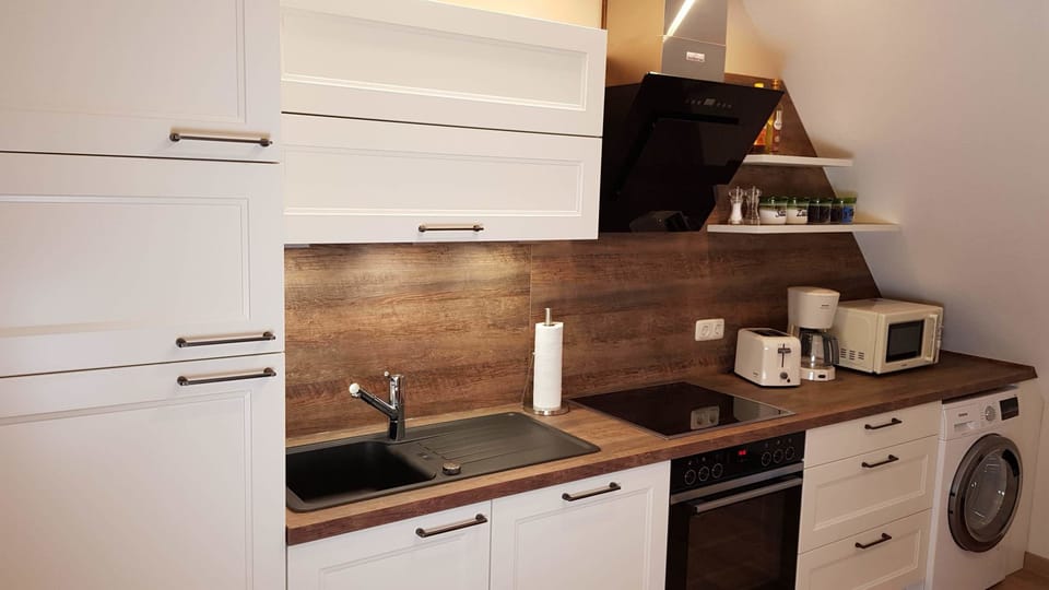 Superior Condo, 2 Bedrooms, Kitchen | Private kitchen | Espresso maker