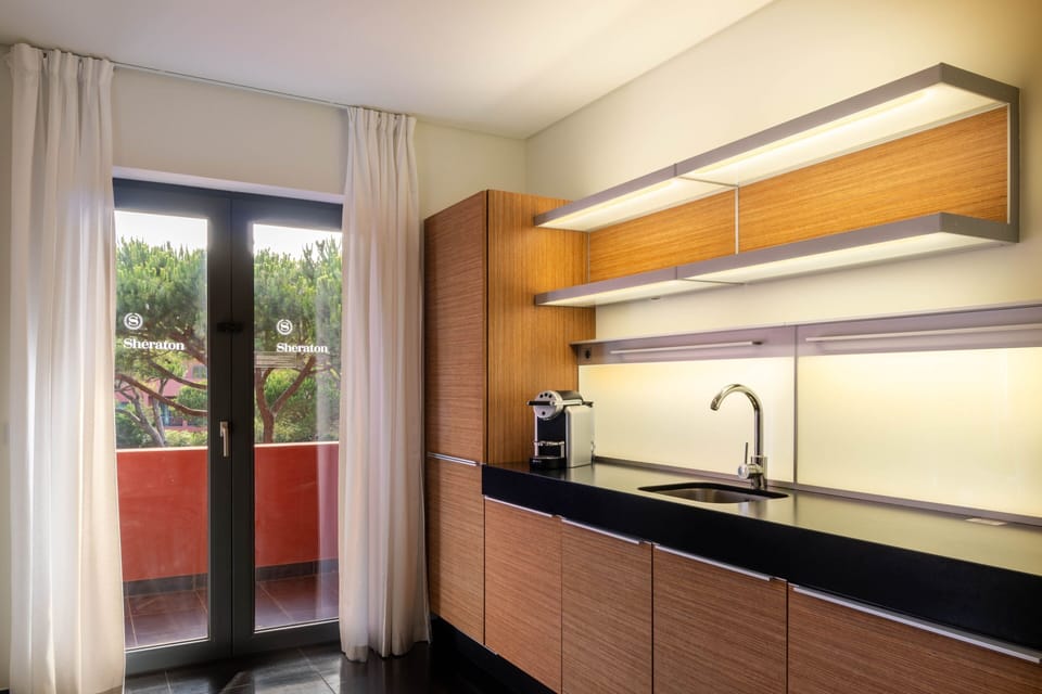 Superior Suite, 2 Bedrooms, Garden View (Balcony) | Minibar, in-room safe, desk, blackout drapes