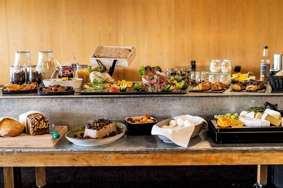 Daily buffet breakfast (DKK 209 per person)