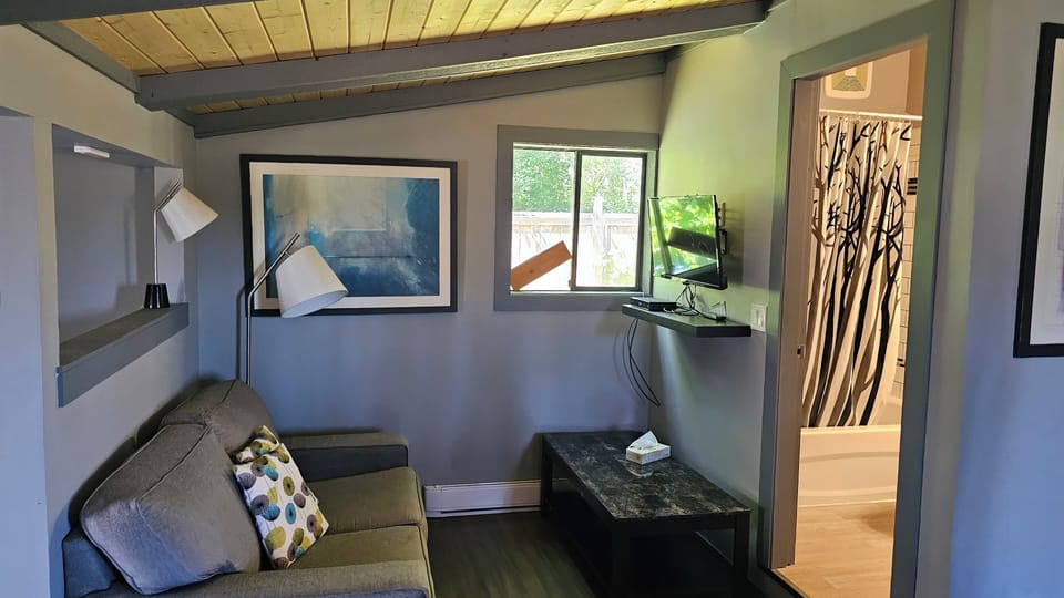 Classic Cabin | Premium bedding, down comforters, pillowtop beds, blackout drapes