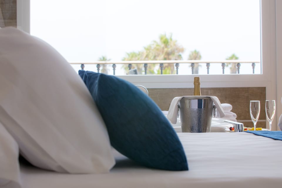 Superior Double Room, Balcony | Minibar, in-room safe, desk, soundproofing