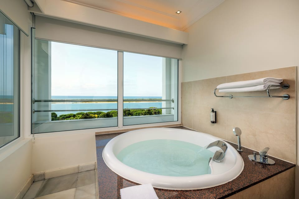 Junior Suite | Minibar, in-room safe, soundproofing, free WiFi