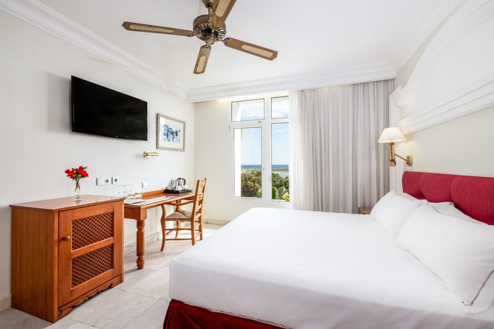 Suite, 1 Bedroom | Minibar, in-room safe, soundproofing, free WiFi