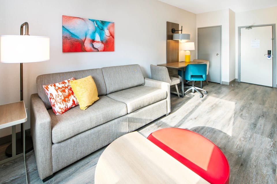 2 Queen Beds, 1 Bedroom Suite | 1 bedroom, hypo-allergenic bedding, desk, laptop workspace