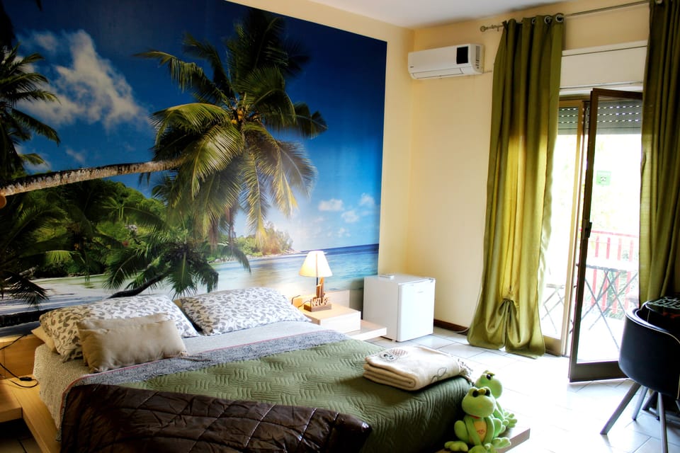 Triple Room, Balcony | Minibar, desk, laptop workspace, soundproofing