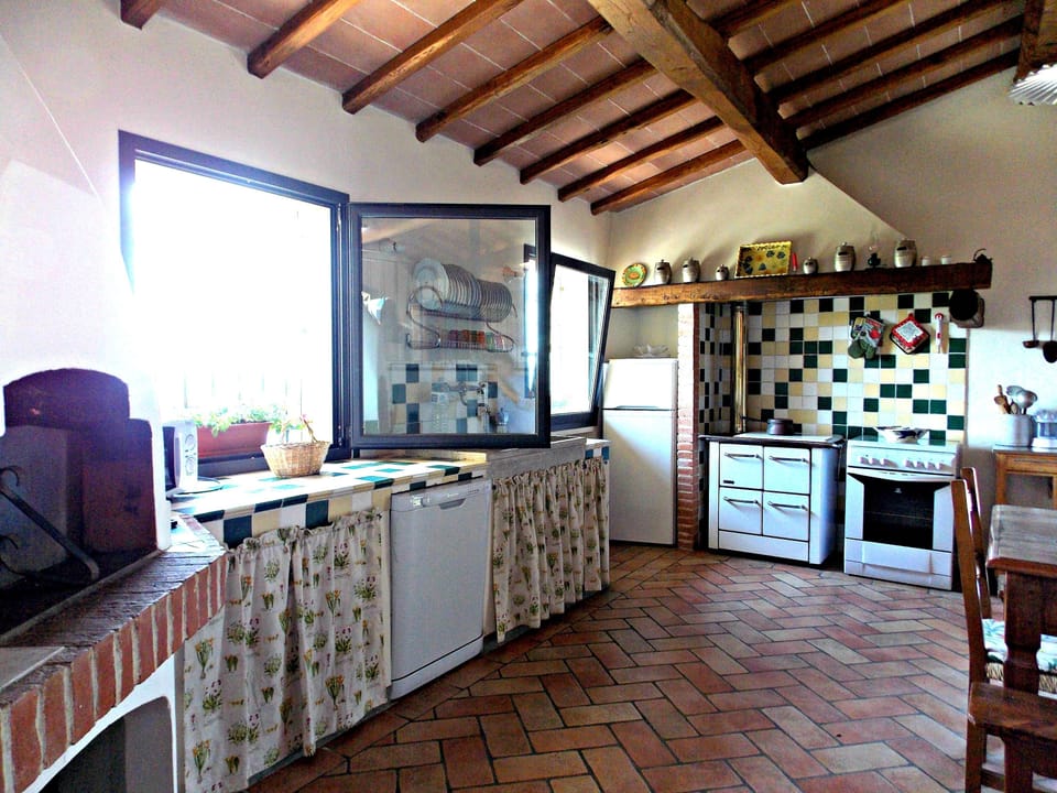 Villa, 3 Bedrooms | Private kitchen | Full-size fridge, microwave, oven, stovetop