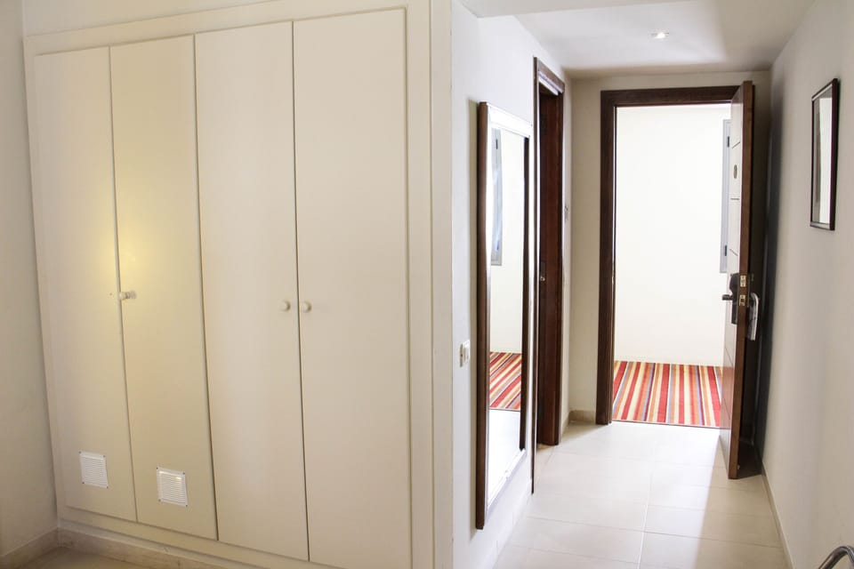 Single Room | In-room safe, desk, blackout drapes, soundproofing