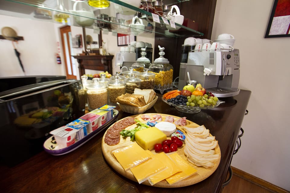 Daily cooked-to-order breakfast for a fee