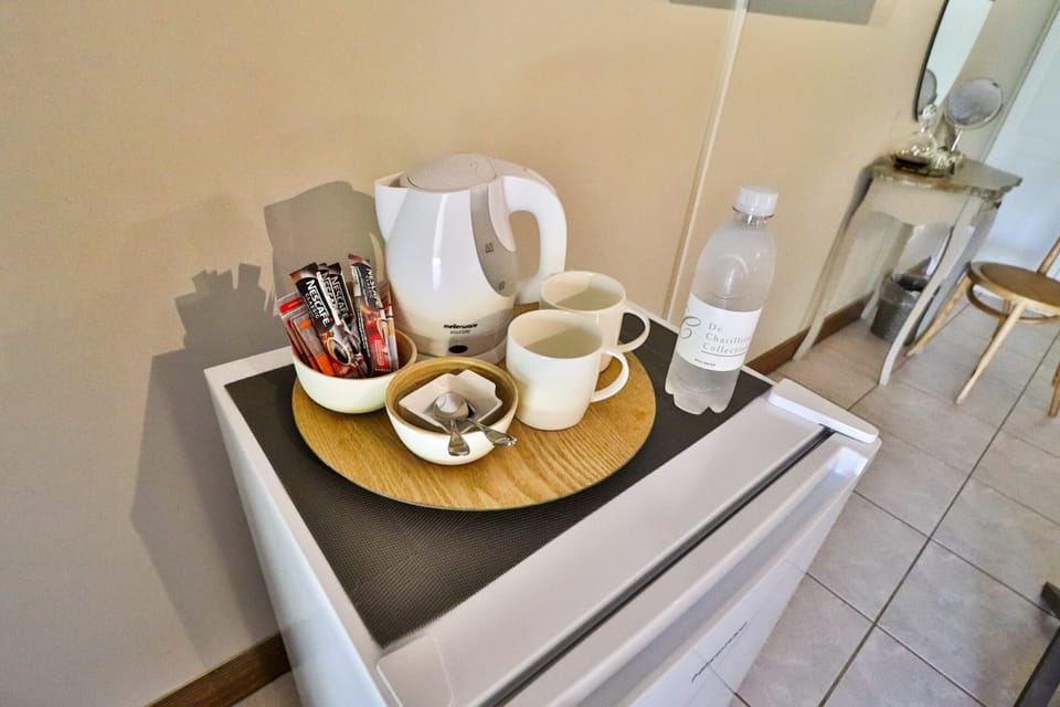 Luxury Double Room, 1 King Bed | Coffee and/or coffee maker