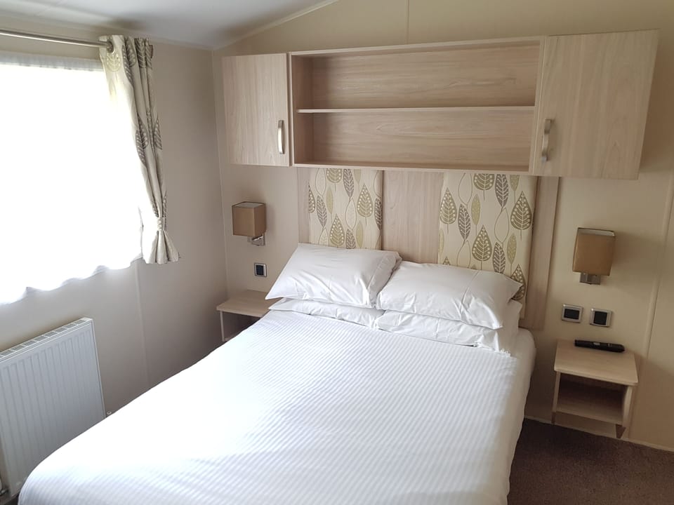 2 Bed Gold Caravan Lodge | Free WiFi