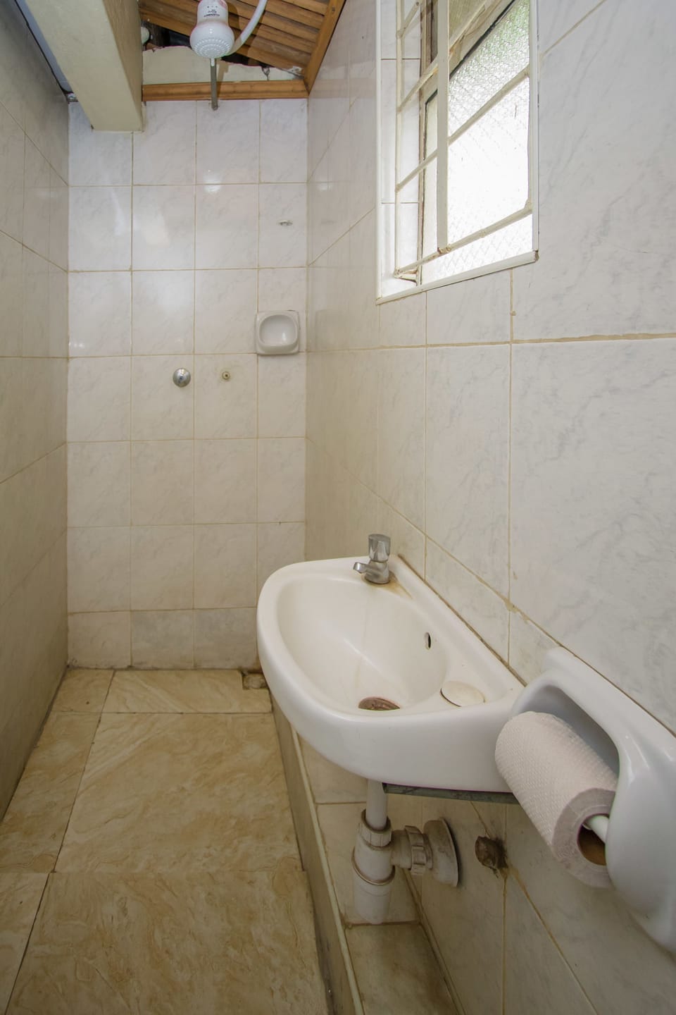 Standard Double Room | Bathroom sink