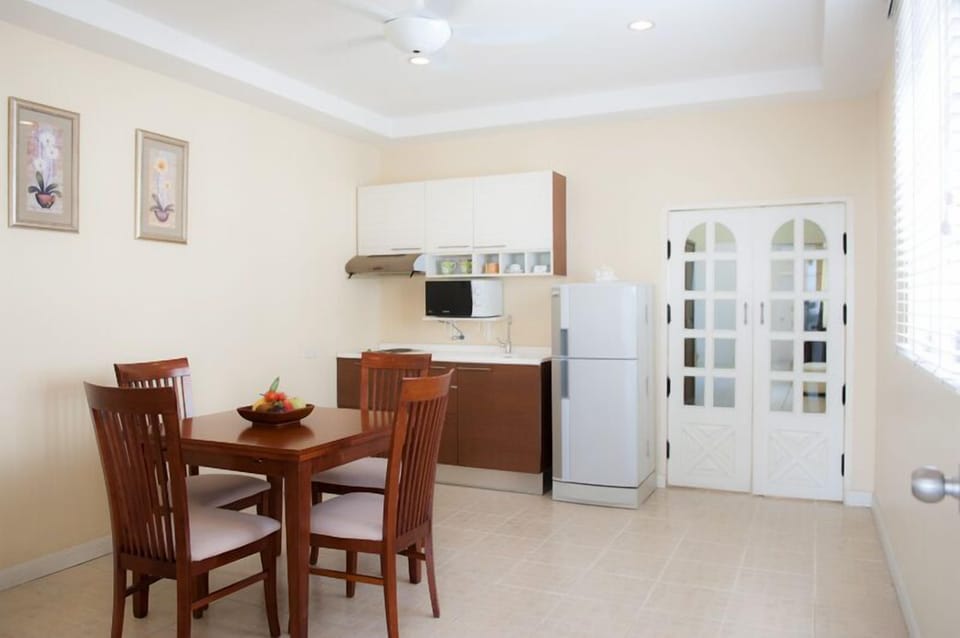Studio Apartment | Blackout drapes, free WiFi